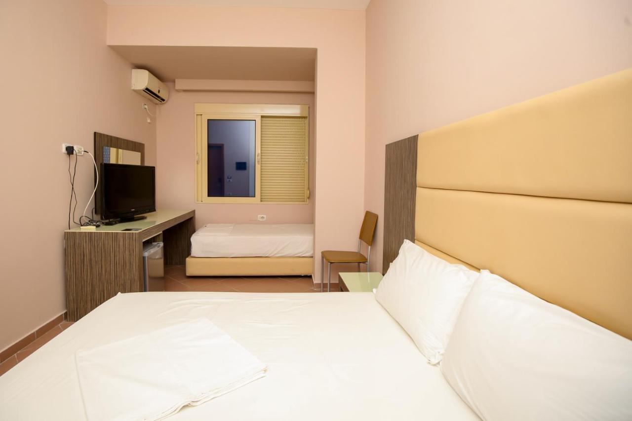 Hotel Aliko Radhimë Екстериор снимка