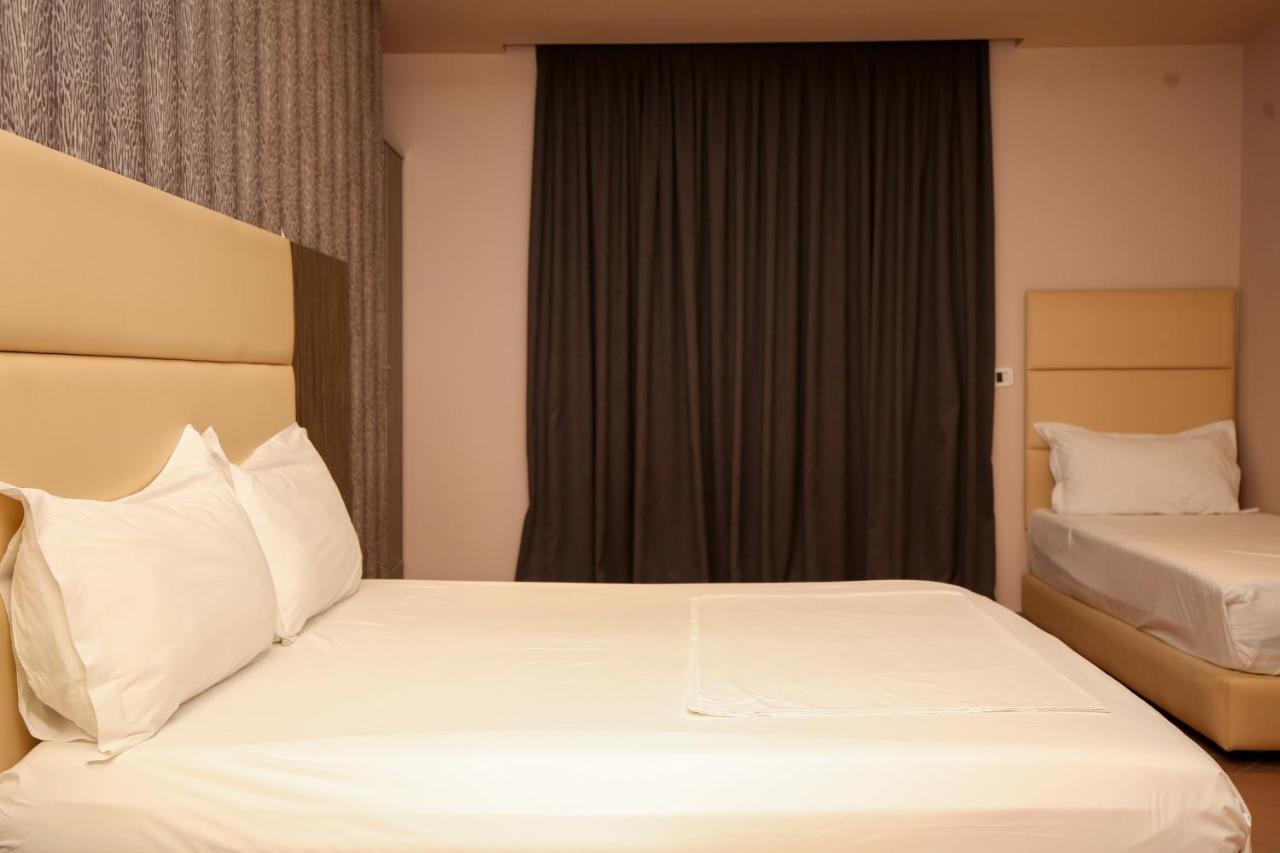 Hotel Aliko Radhimë Екстериор снимка