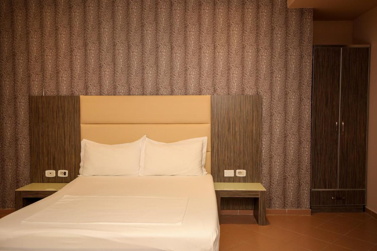 Hotel Aliko Radhimë Екстериор снимка