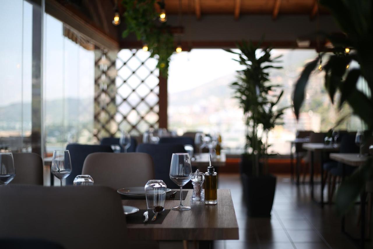 Hotel Aliko Radhimë Екстериор снимка